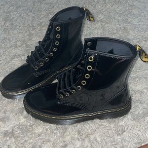 Women’s Dr. Martens Airwair